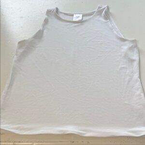 No Boundaries Medium White Lightweight Athletic Work Out Tank Top